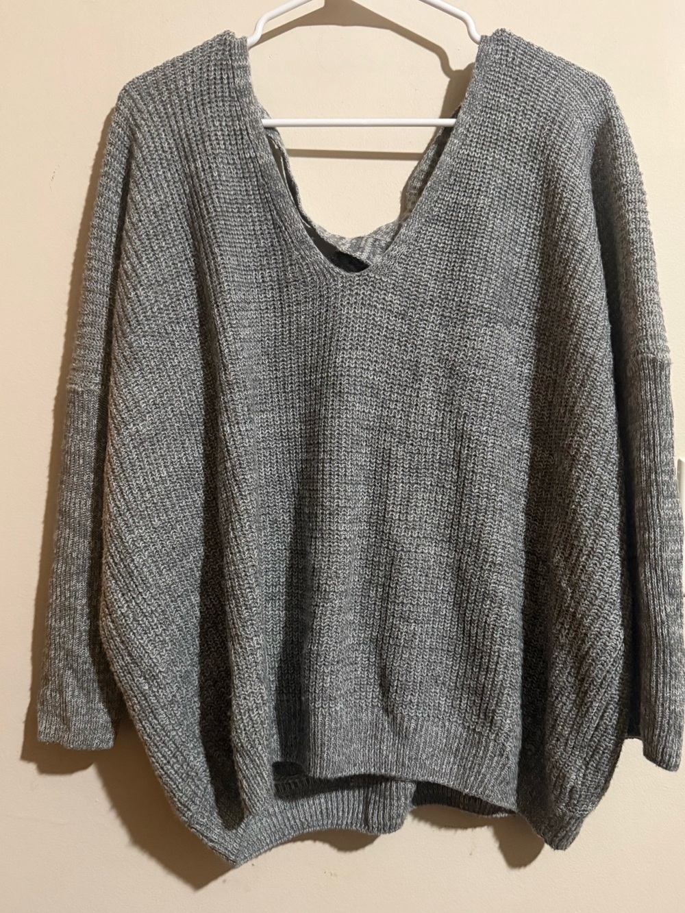 Forever 21 Gray V-Neck Chunky Knit Sweater